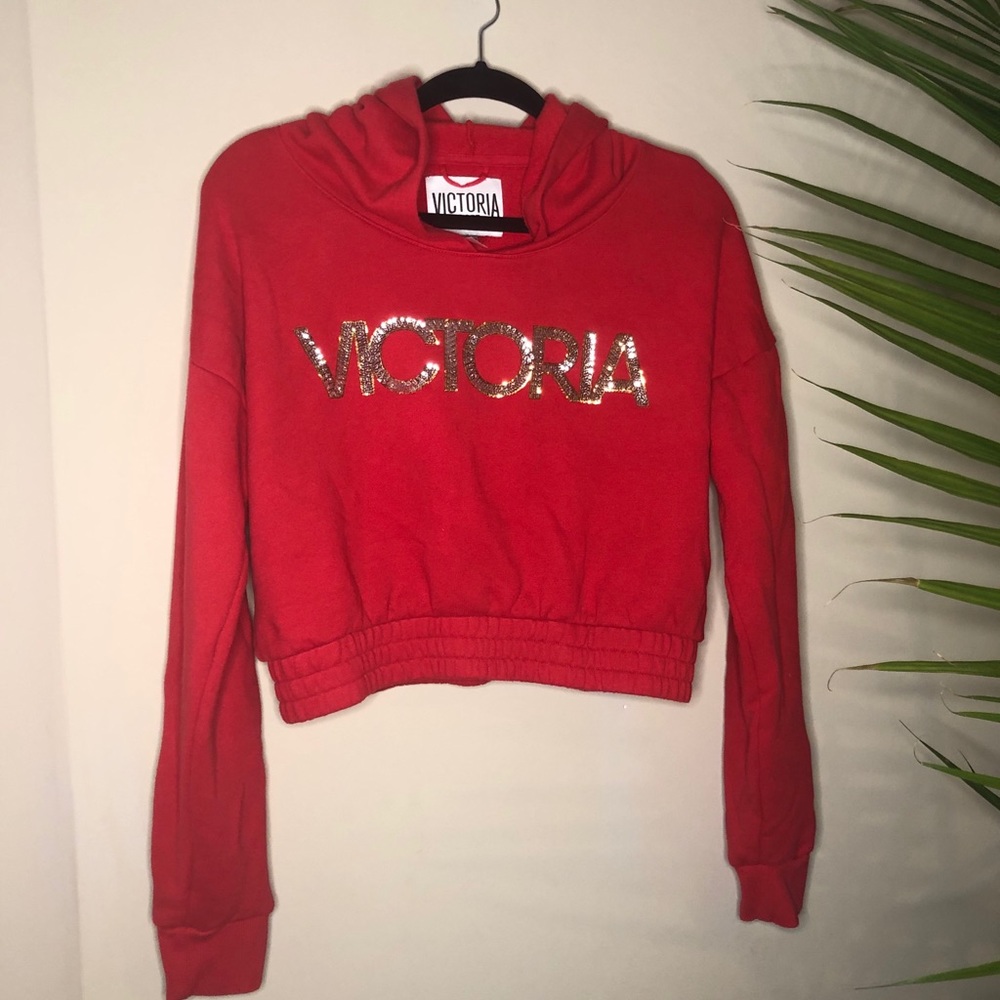 Victoria Sport red, hooded, crop top